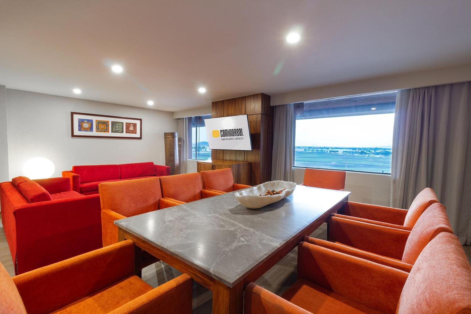 Camino Real Aeropuerto Hotel Мексико Сити Екстериор снимка A suite at the airport